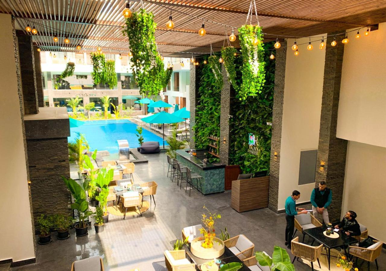 Sanctuary Sunlit Hurghada Haven With 4 Pools, Rooftop Sunsets & Gourmet Bites Steps Away Exterior foto