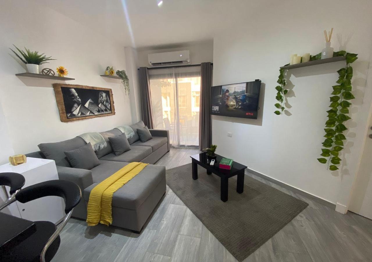 Sanctuary Sunlit Hurghada Haven With 4 Pools, Rooftop Sunsets & Gourmet Bites Steps Away Exterior foto